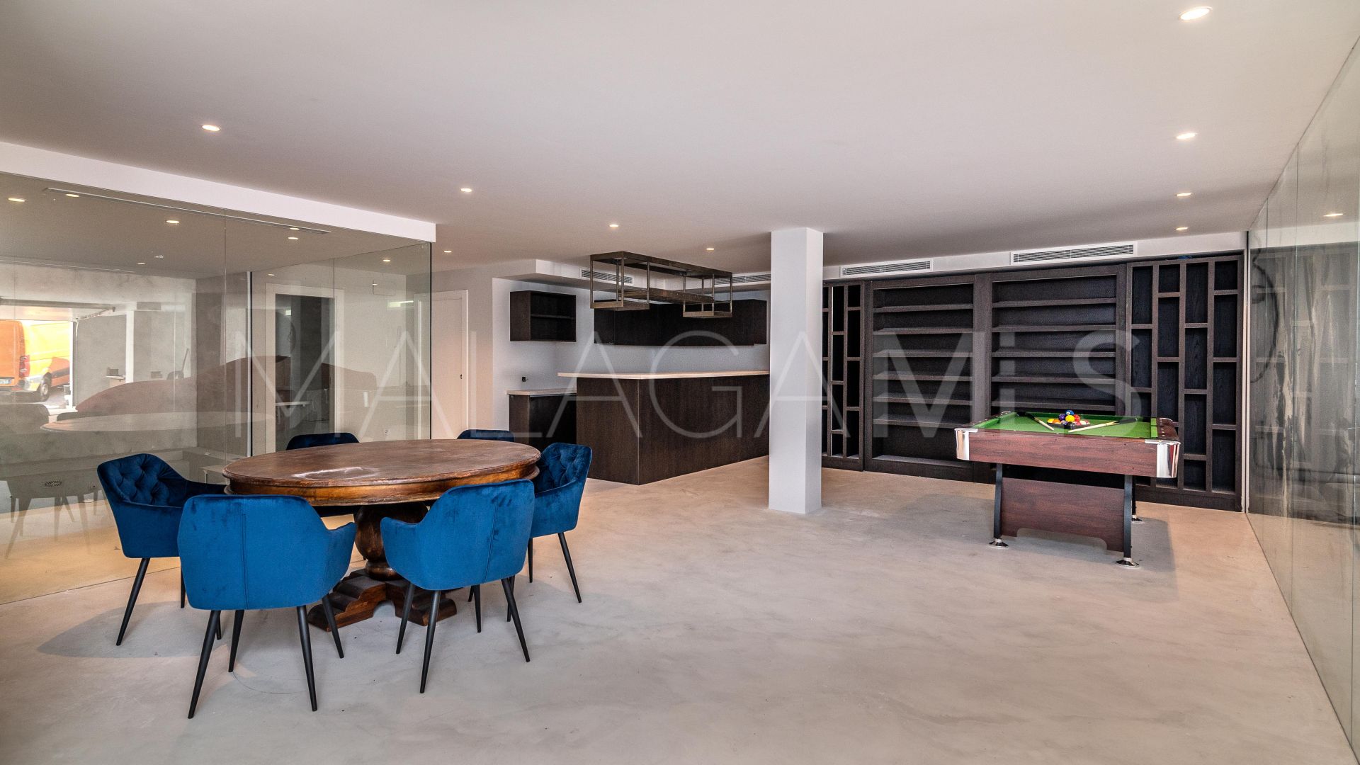 Se vende villa with 8 bedrooms in Nueva Andalucia