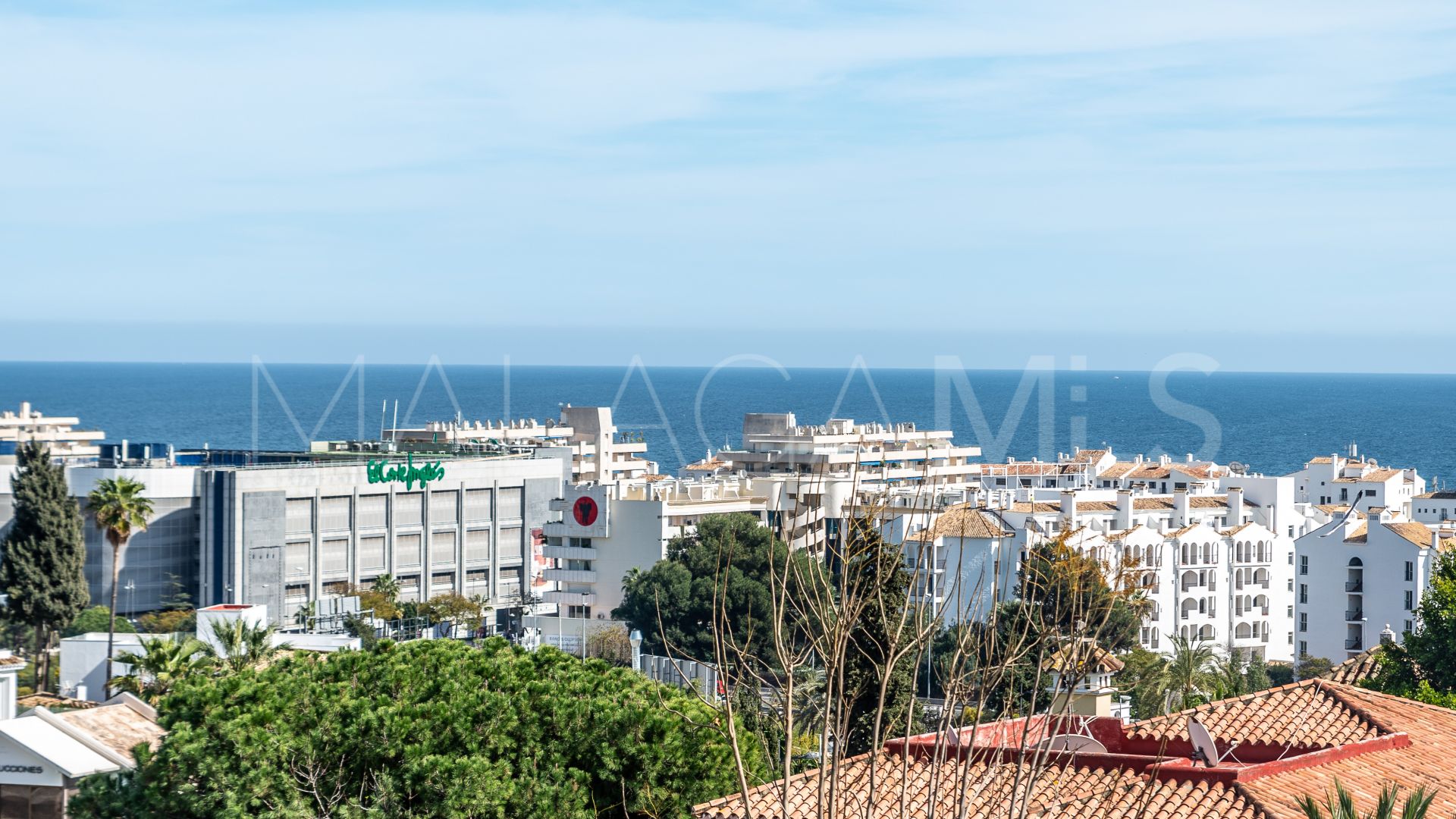 Se vende villa with 8 bedrooms in Nueva Andalucia