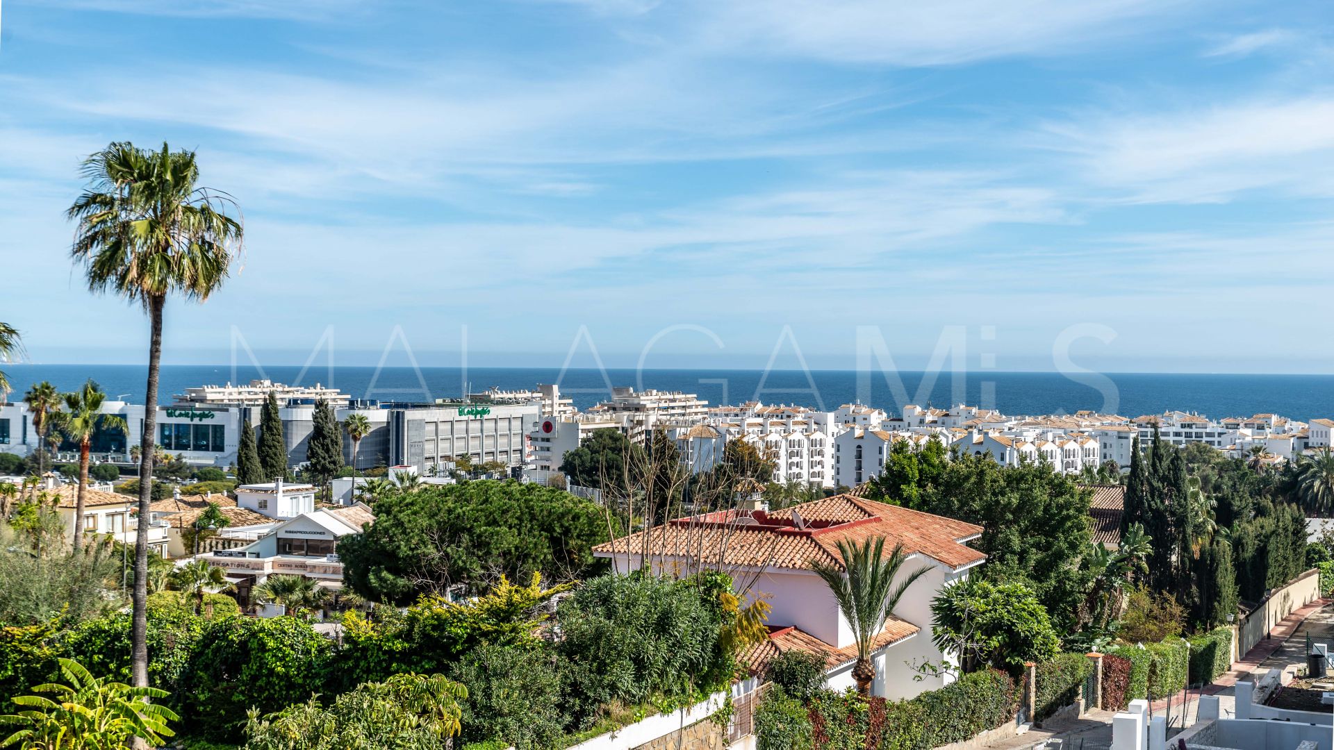 Se vende villa with 8 bedrooms in Nueva Andalucia
