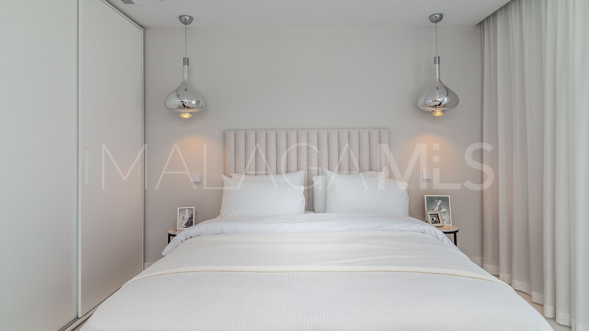 Se vende villa with 8 bedrooms in Nueva Andalucia