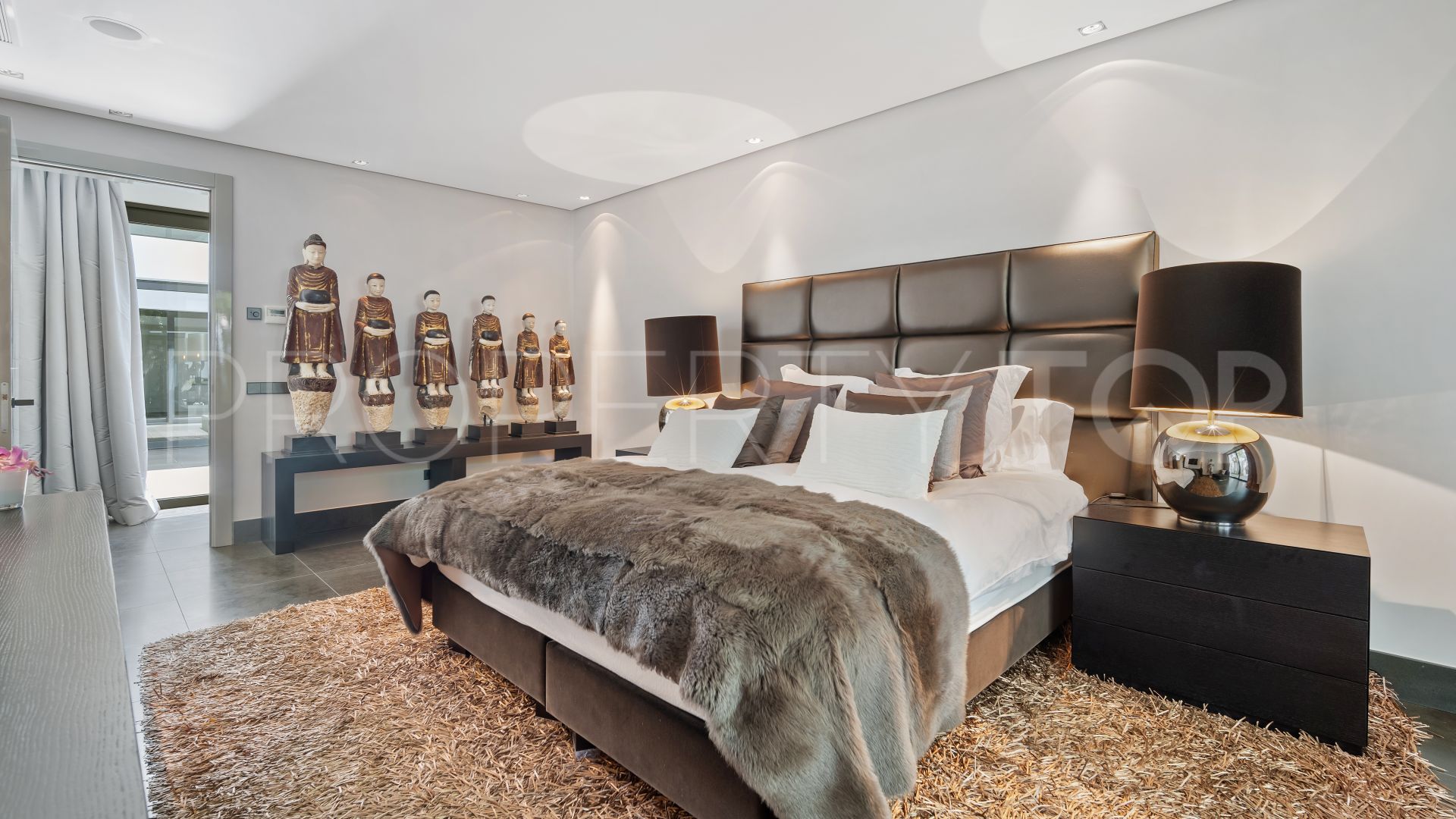 Villa de 6 dormitorios en venta en Los Monteros Playa