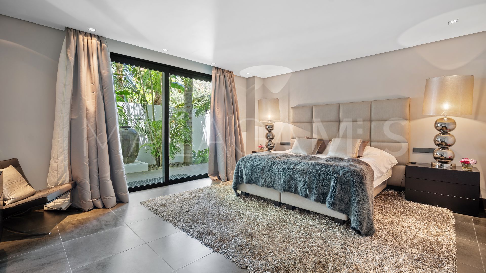 Villa de 6 bedrooms for sale in Los Monteros Playa