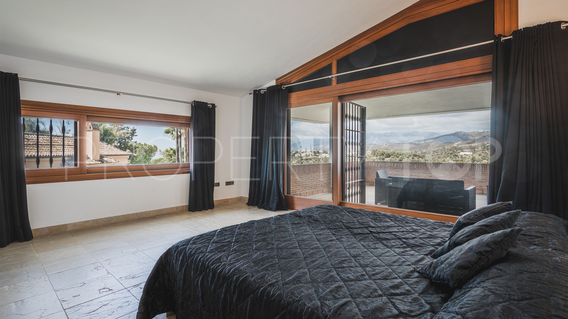For sale villa with 7 bedrooms in Hacienda las Chapas