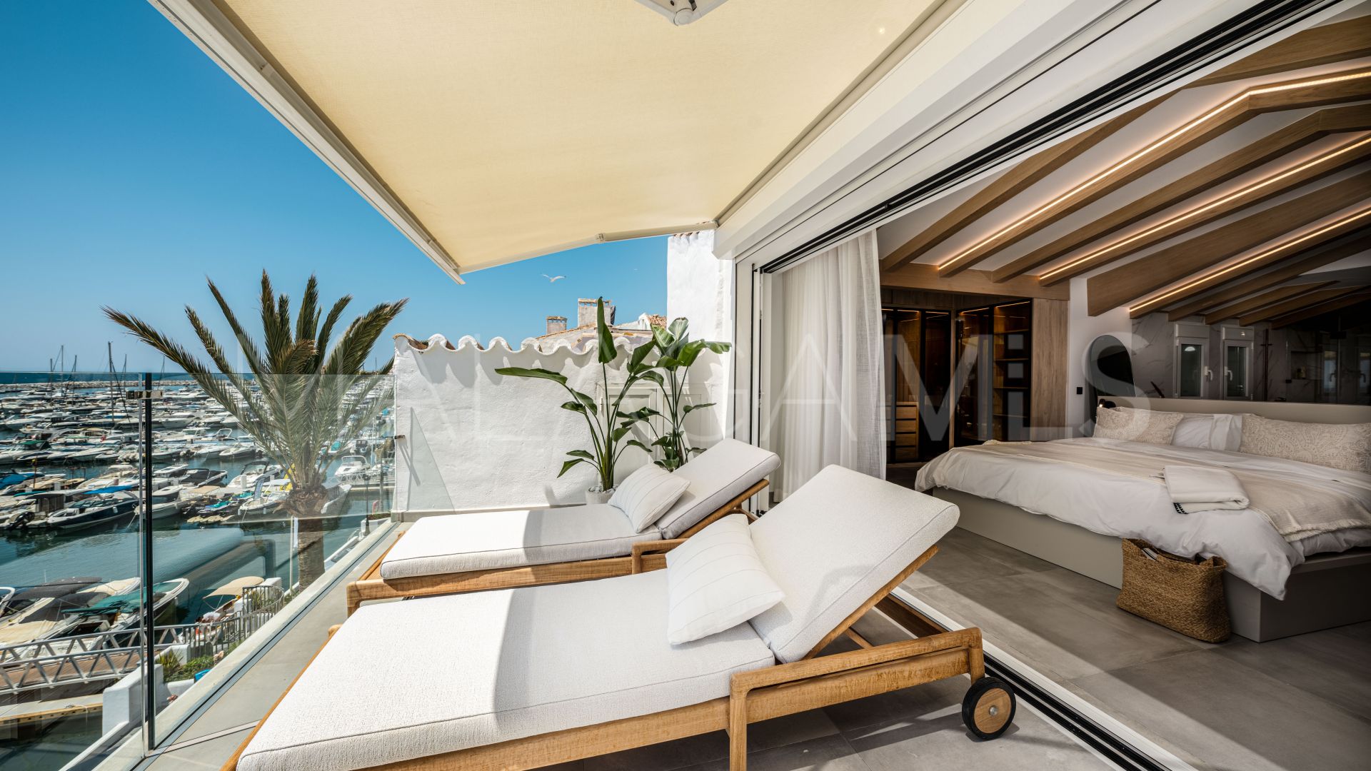 Se vende duplex de 4 bedrooms in Marbella - Puerto Banus
