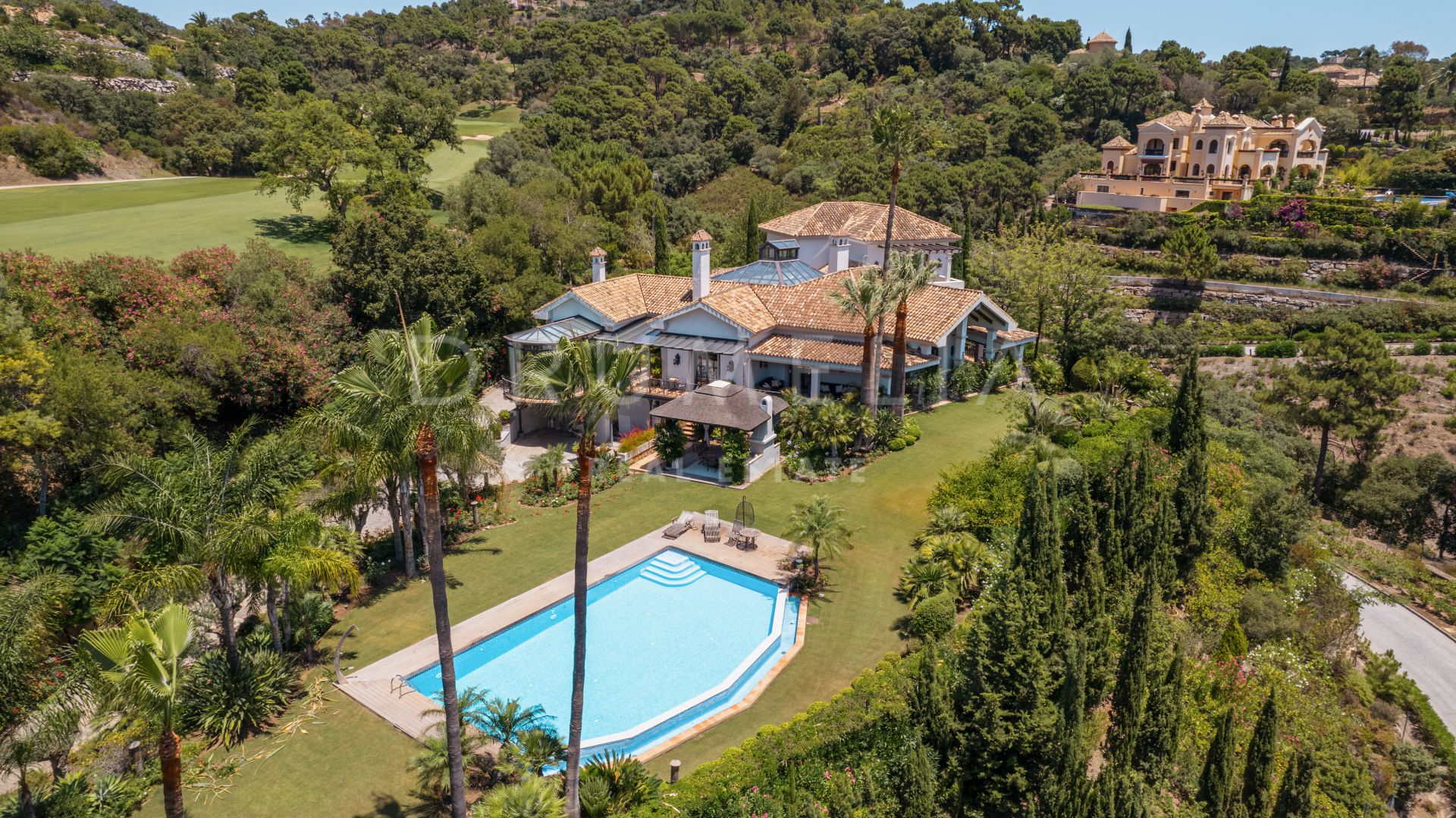 Spectacular high-end family grand villa with delightful views in high La Zagaleta, Benahavis