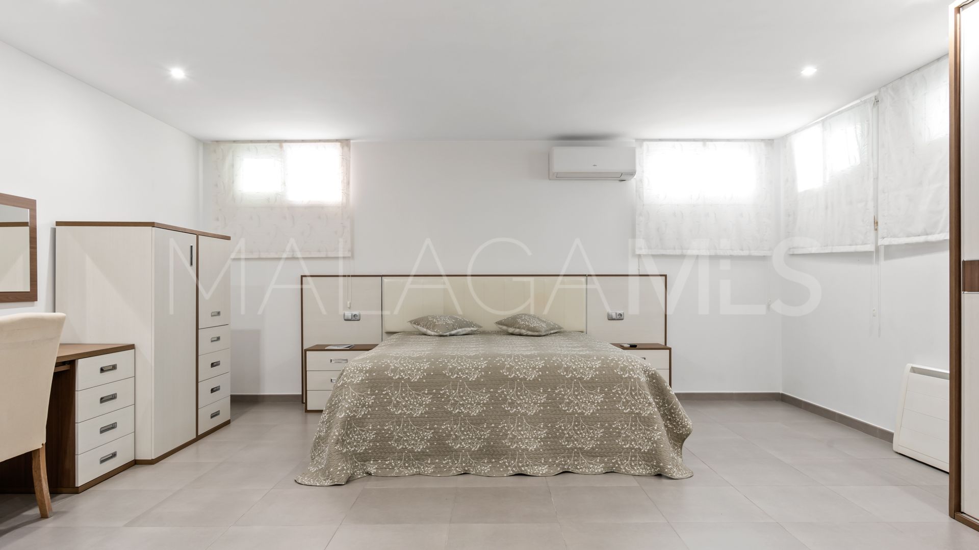 Villa with 4 bedrooms for sale in Elviria