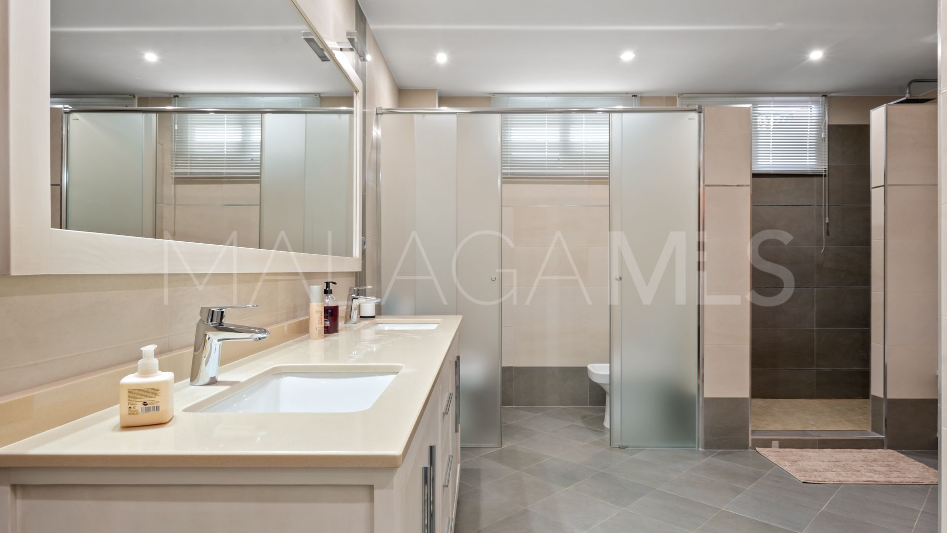 Villa with 4 bedrooms for sale in Elviria