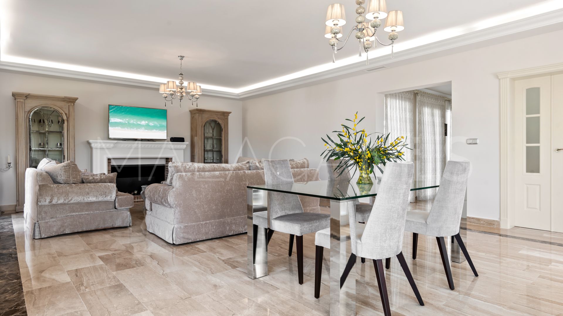 Villa with 4 bedrooms for sale in Elviria