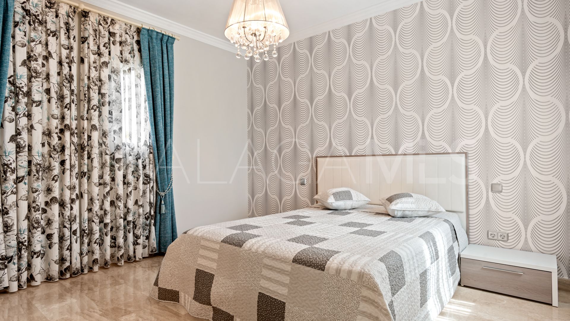 Villa with 4 bedrooms for sale in Elviria