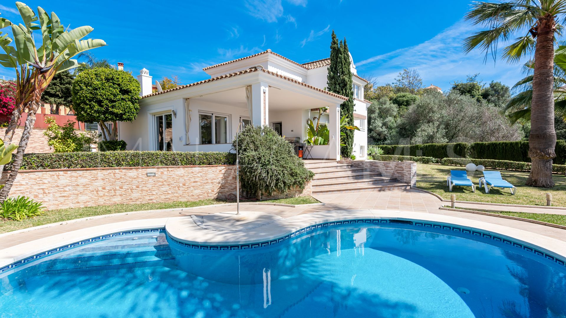 Villa with 4 bedrooms for sale in Elviria