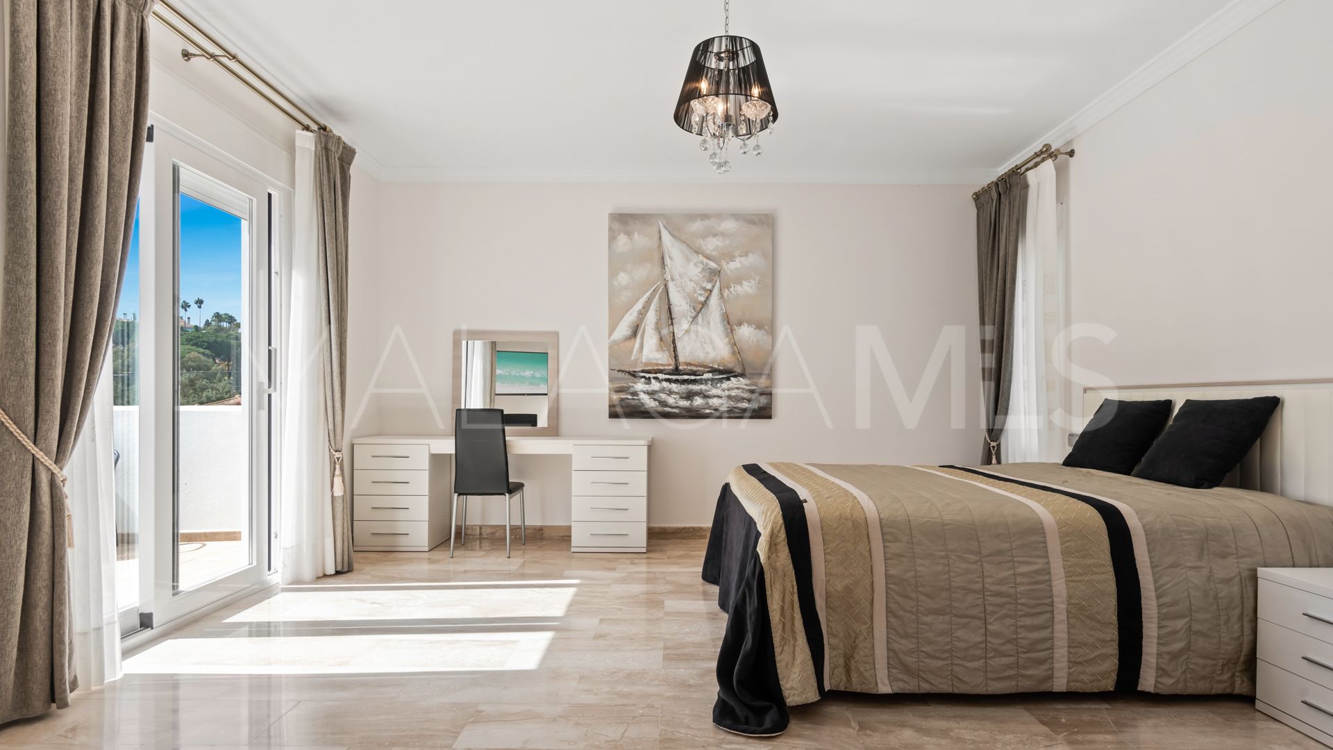 Villa with 4 bedrooms for sale in Elviria