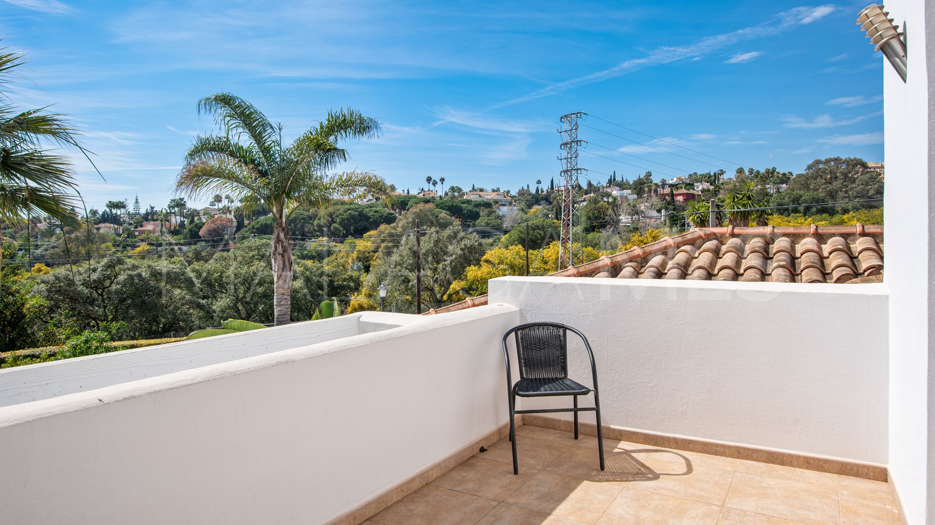 Villa with 4 bedrooms for sale in Elviria