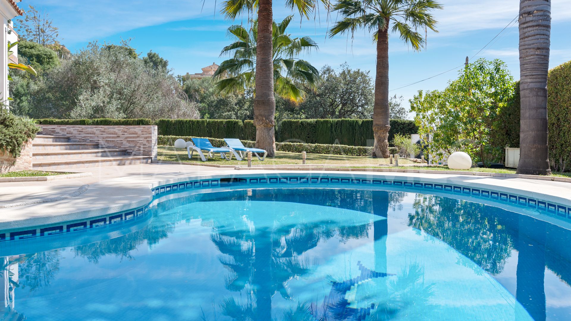 Villa with 4 bedrooms for sale in Elviria