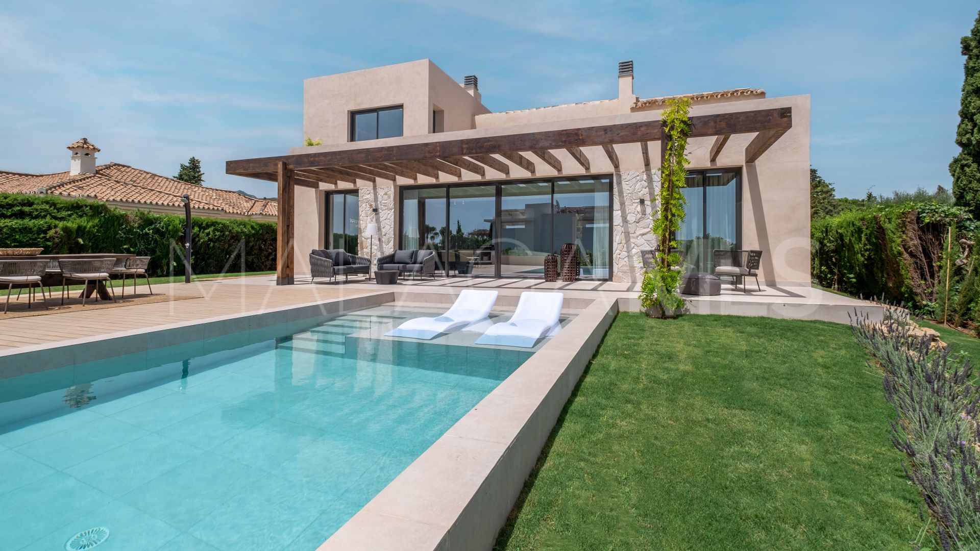 Villa for sale in Paraiso Alto