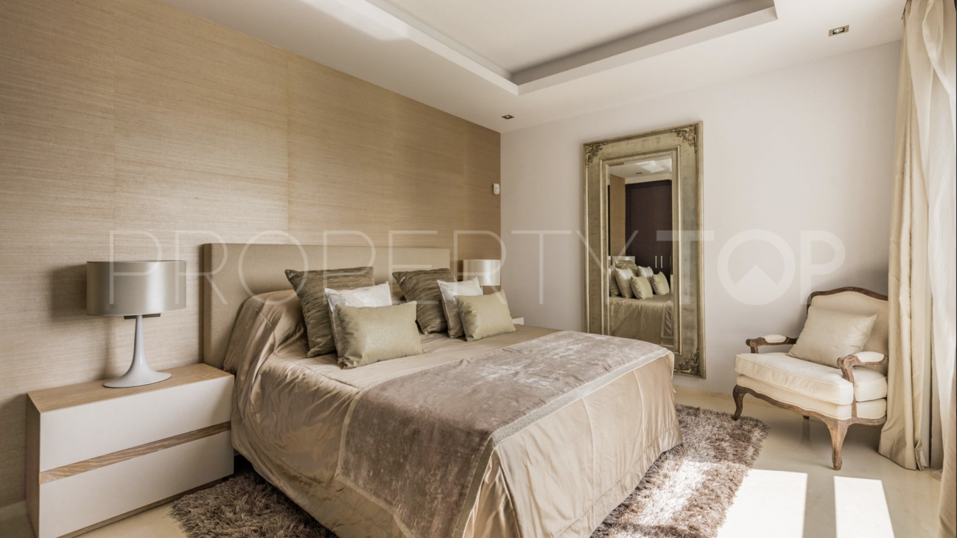 5 bedrooms Altos de Puente Romano villa for sale