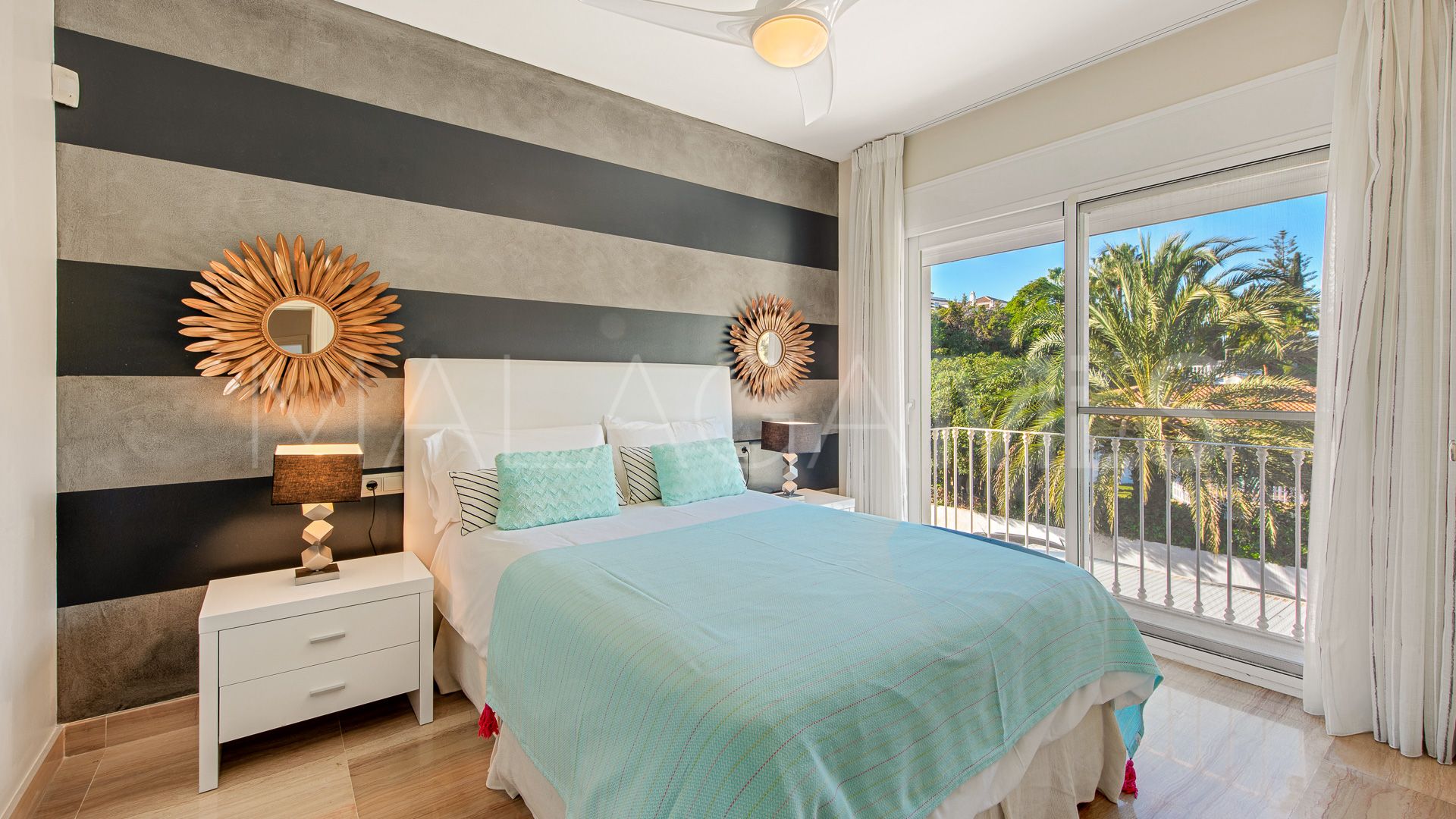 8 bedrooms villa for sale in Cortijo Blanco