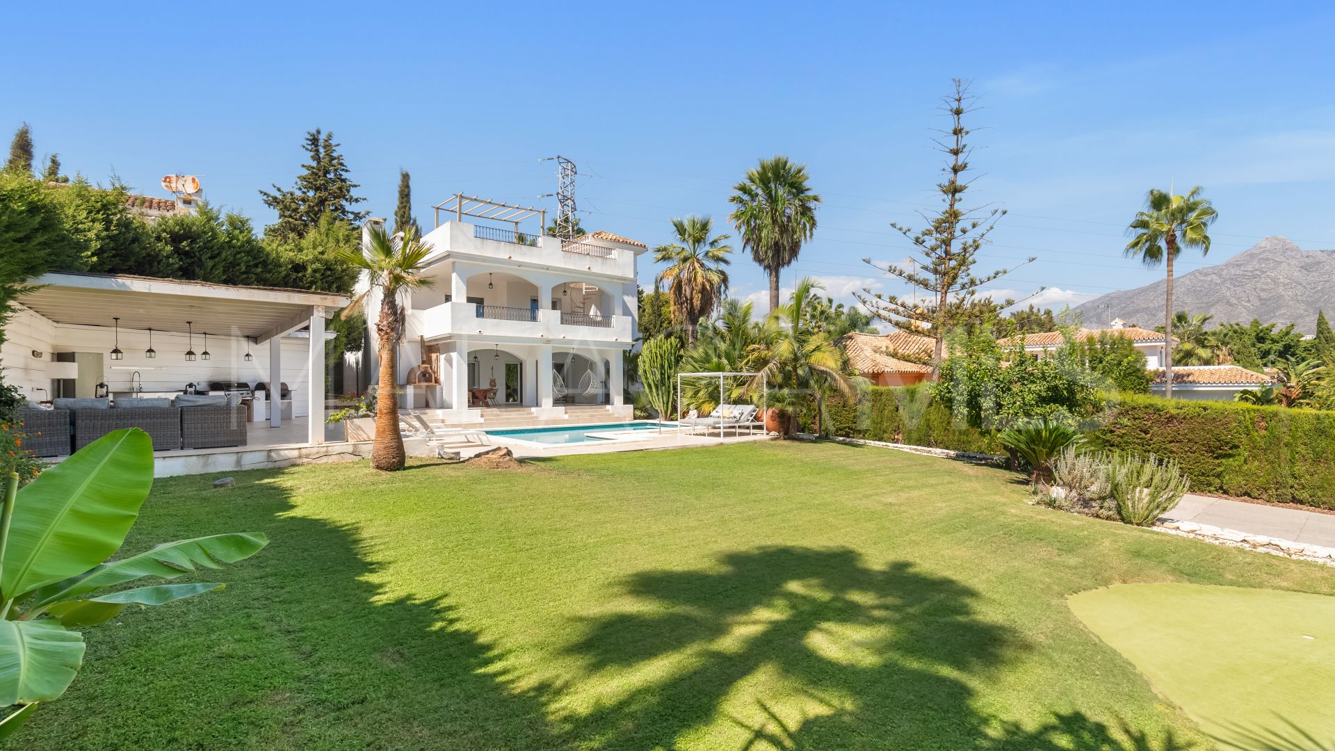 Nueva Andalucia, villa for sale with 4 bedrooms