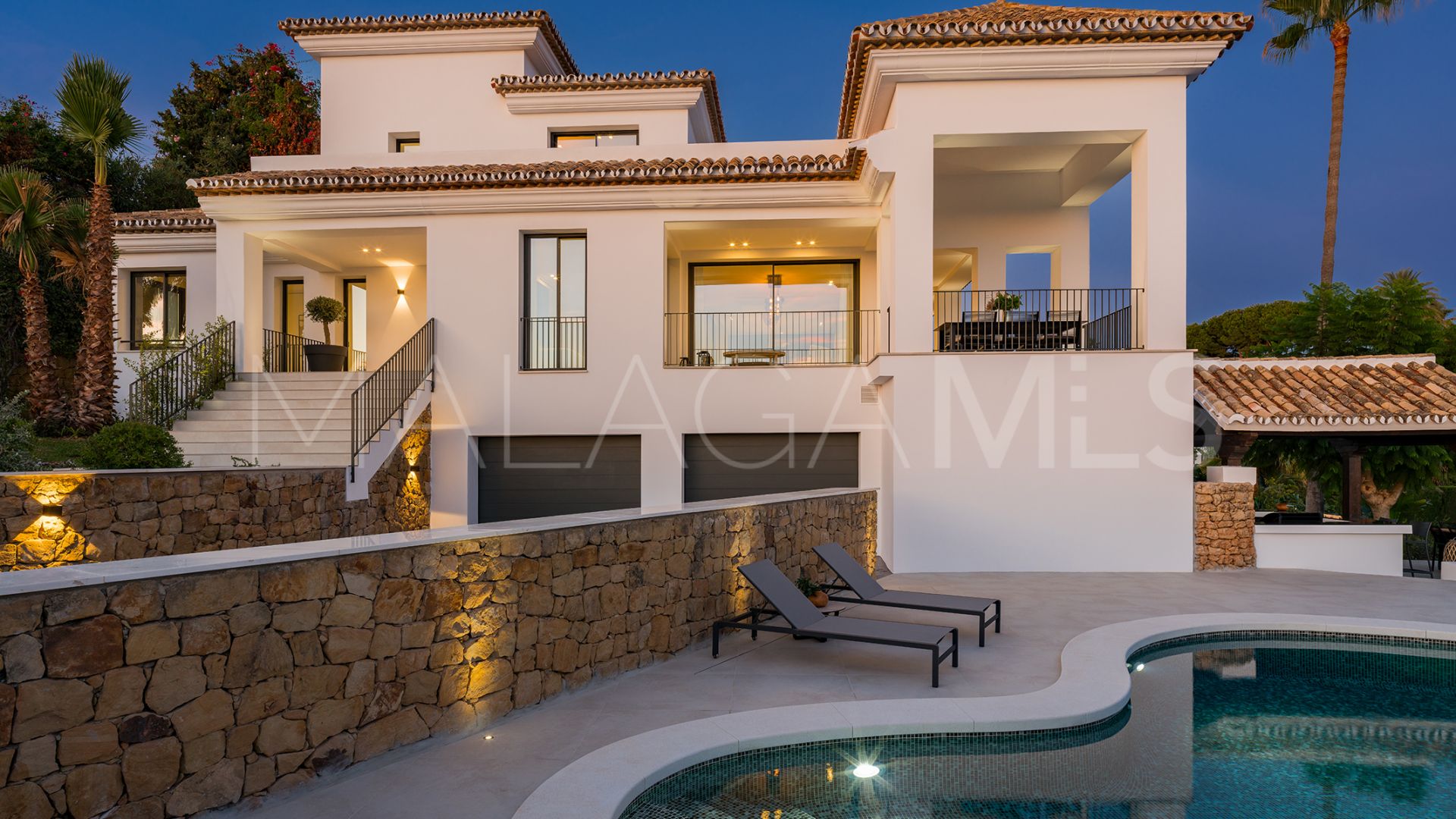 Villa for sale with 5 bedrooms in Elviria