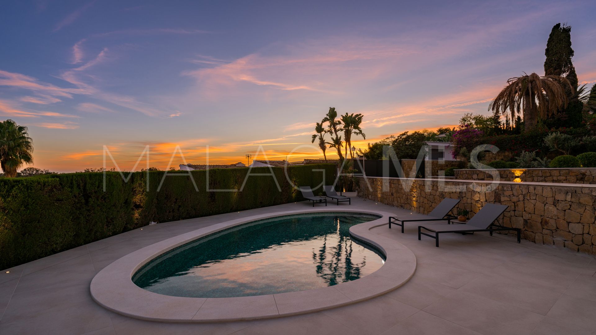 Villa for sale with 5 bedrooms in Elviria