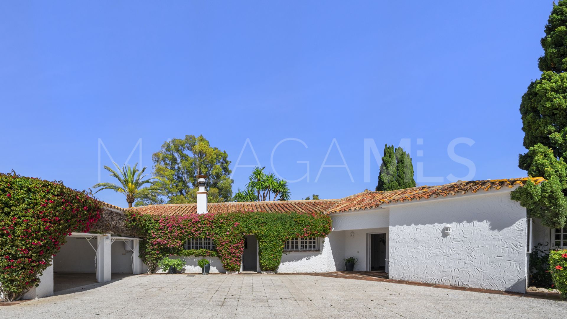 For sale 4 bedrooms villa in Casasola