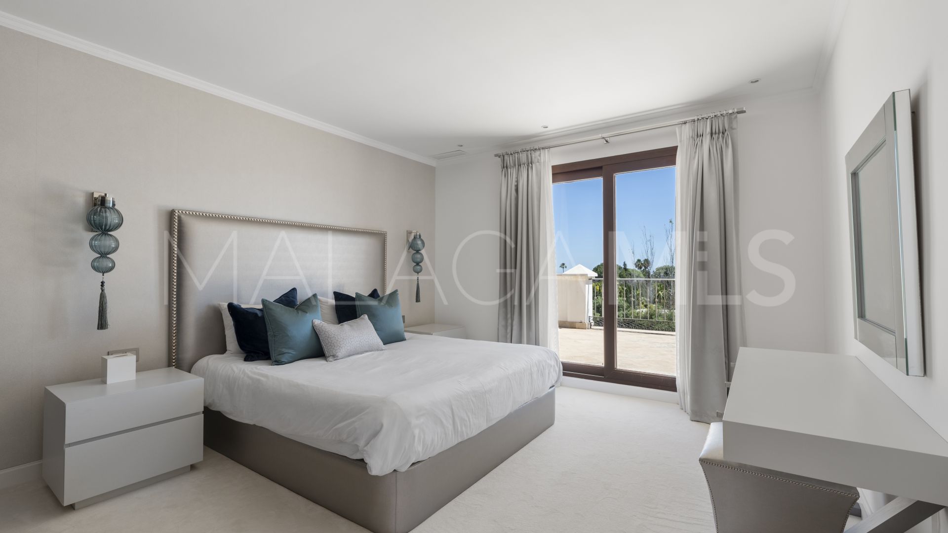 Guadalmina Alta 6 bedrooms villa for sale
