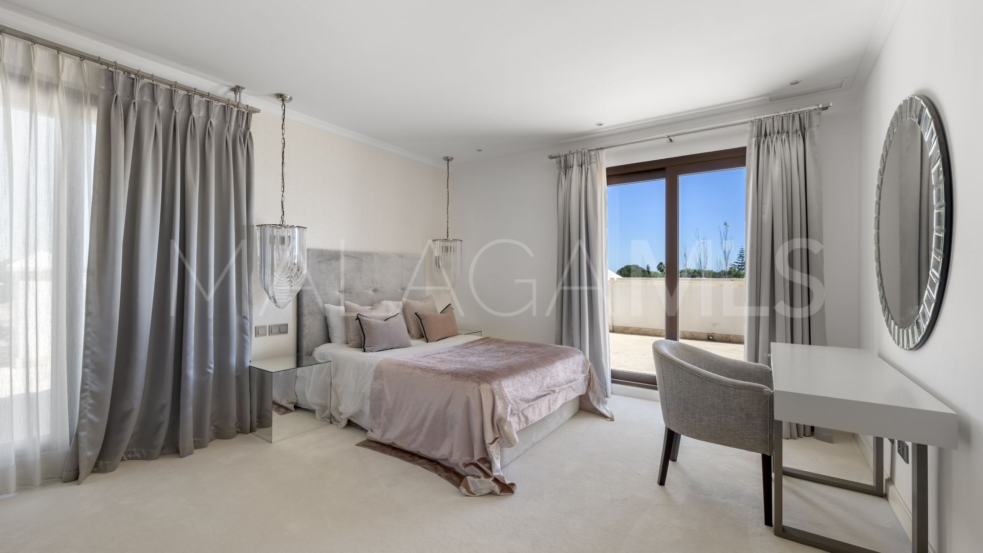 Guadalmina Alta 6 bedrooms villa for sale