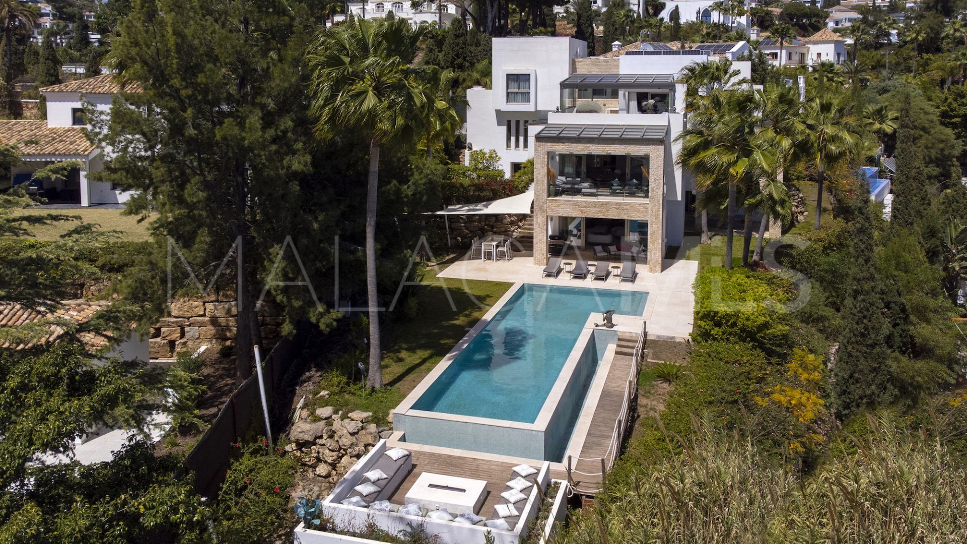 Villa for sale in El Paraiso