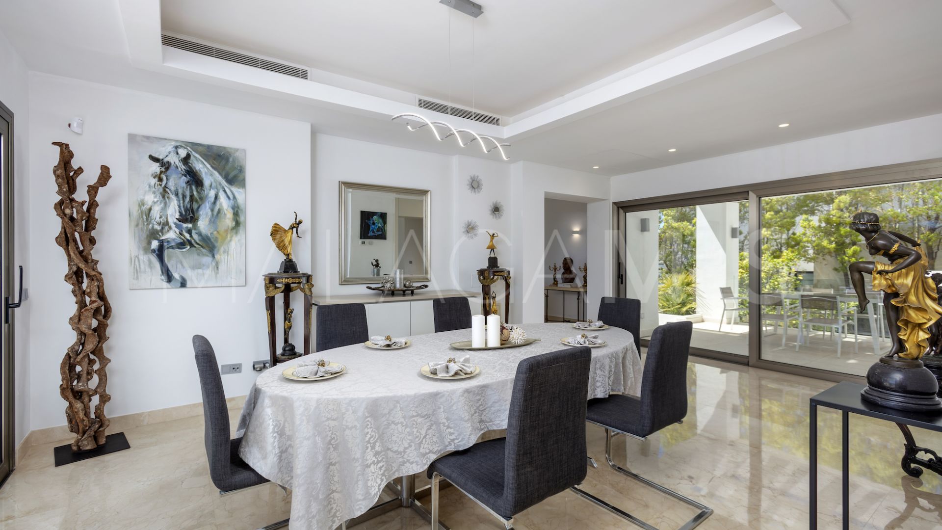 Villa for sale in El Paraiso