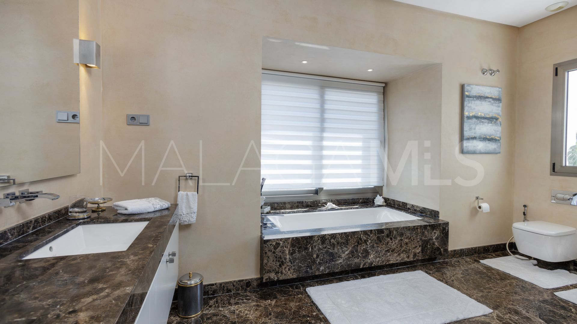 Villa for sale in El Paraiso