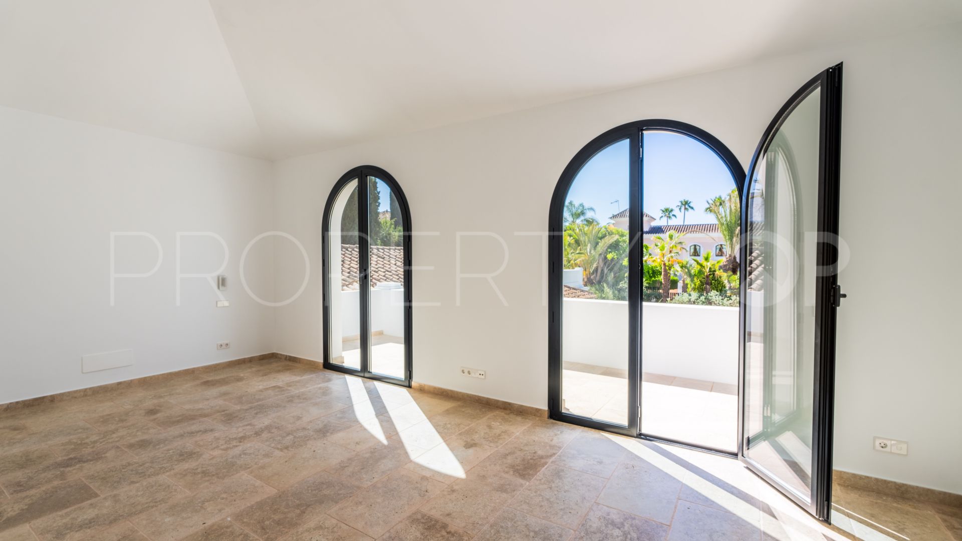 Nueva Andalucia, villa en venta de 6 dormitorios