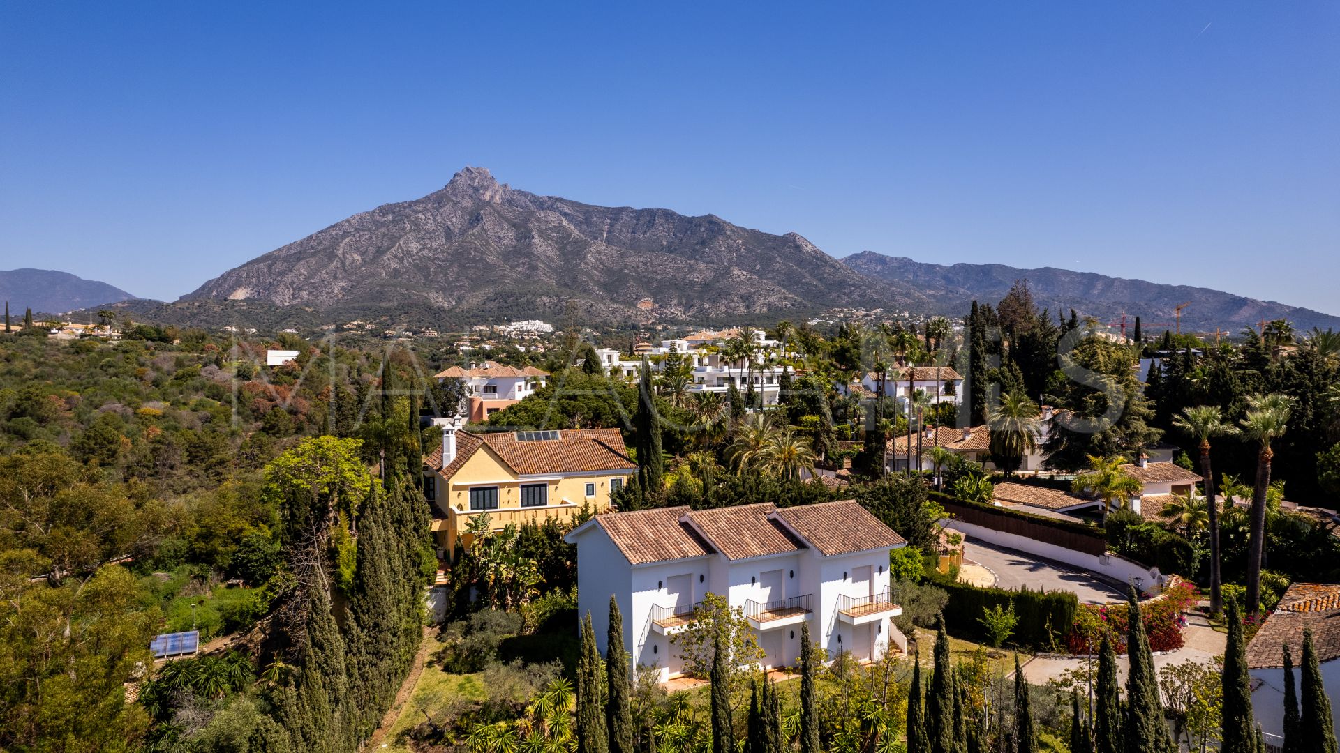 Villa for sale in Las Lomas del Marbella Club