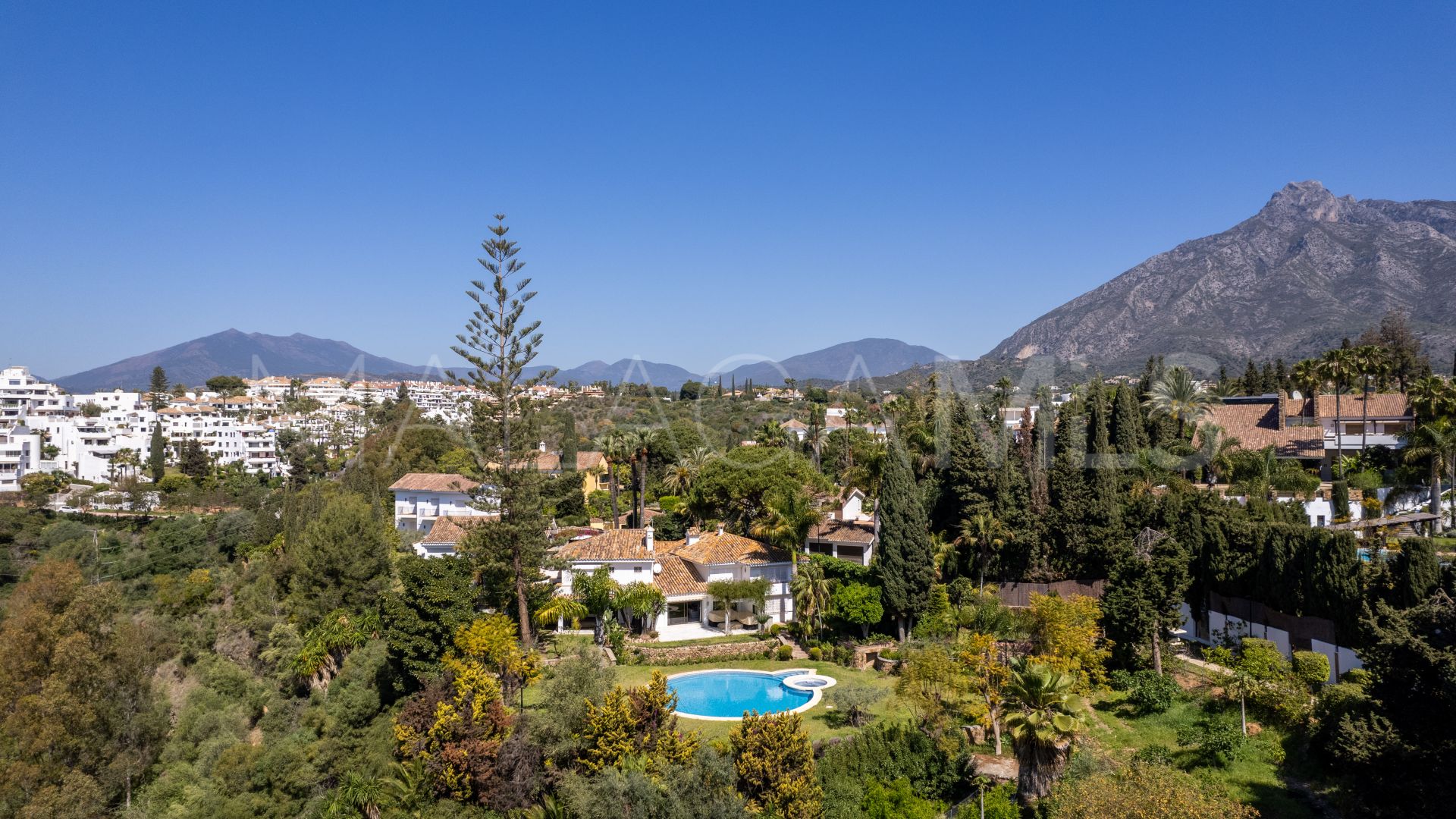 Villa for sale in Las Lomas del Marbella Club