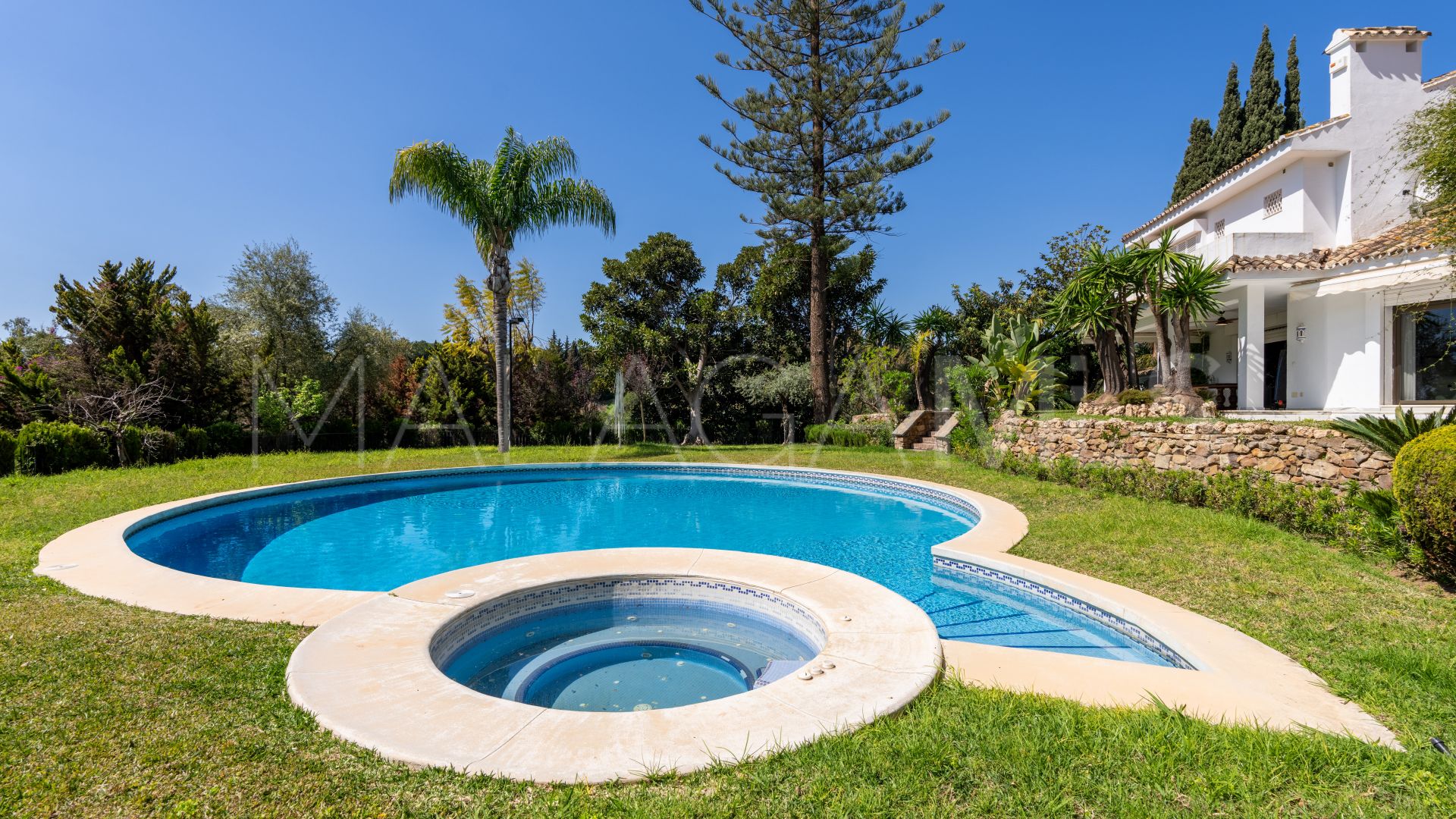 Villa for sale in Las Lomas del Marbella Club