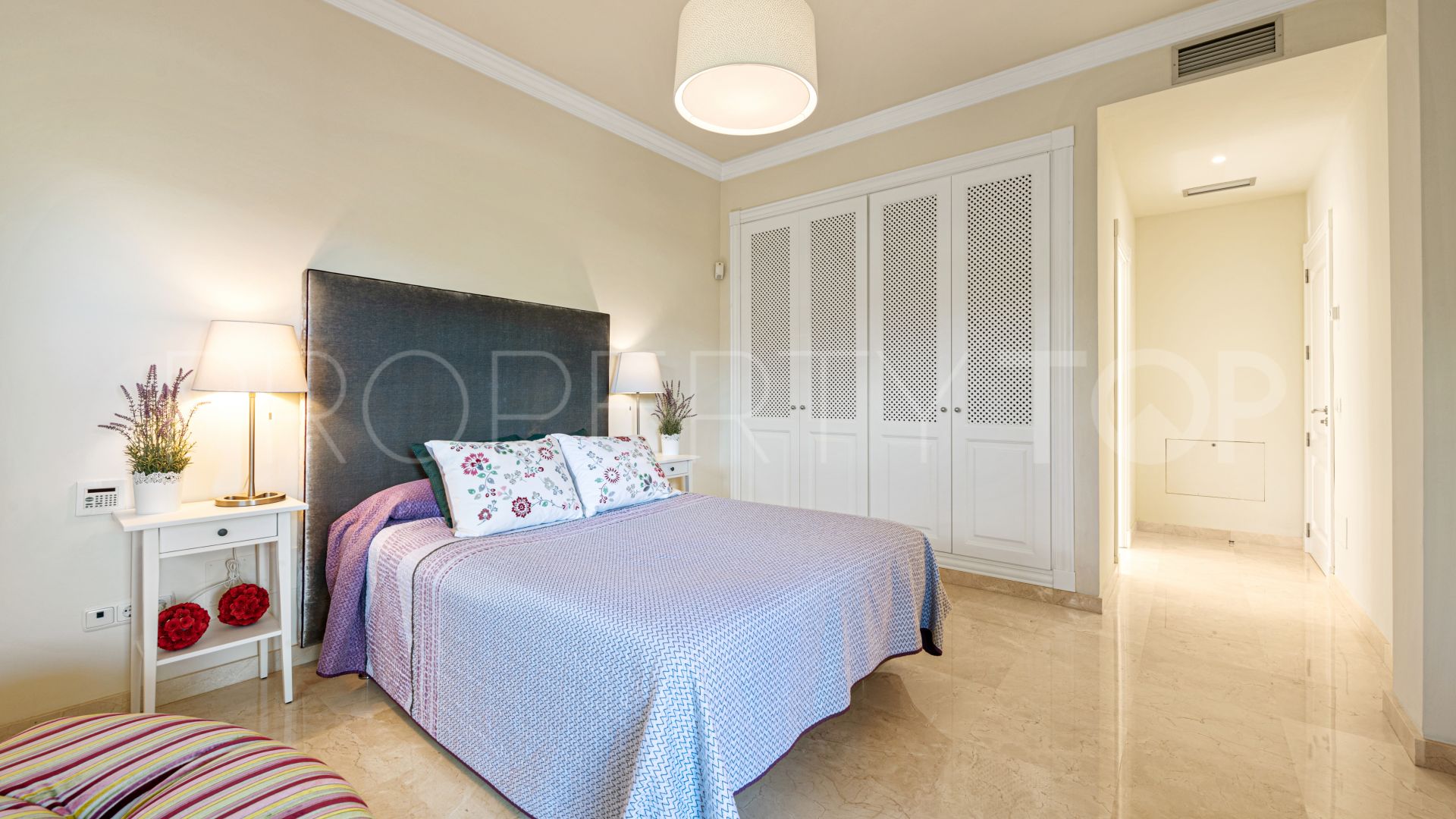 Villa en venta de 5 dormitorios en Istan