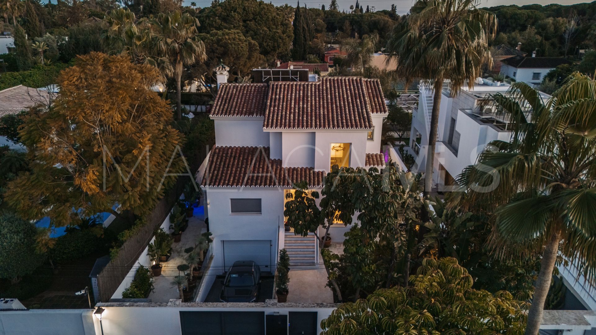 Villa a la venta in Nagüeles de 4 bedrooms