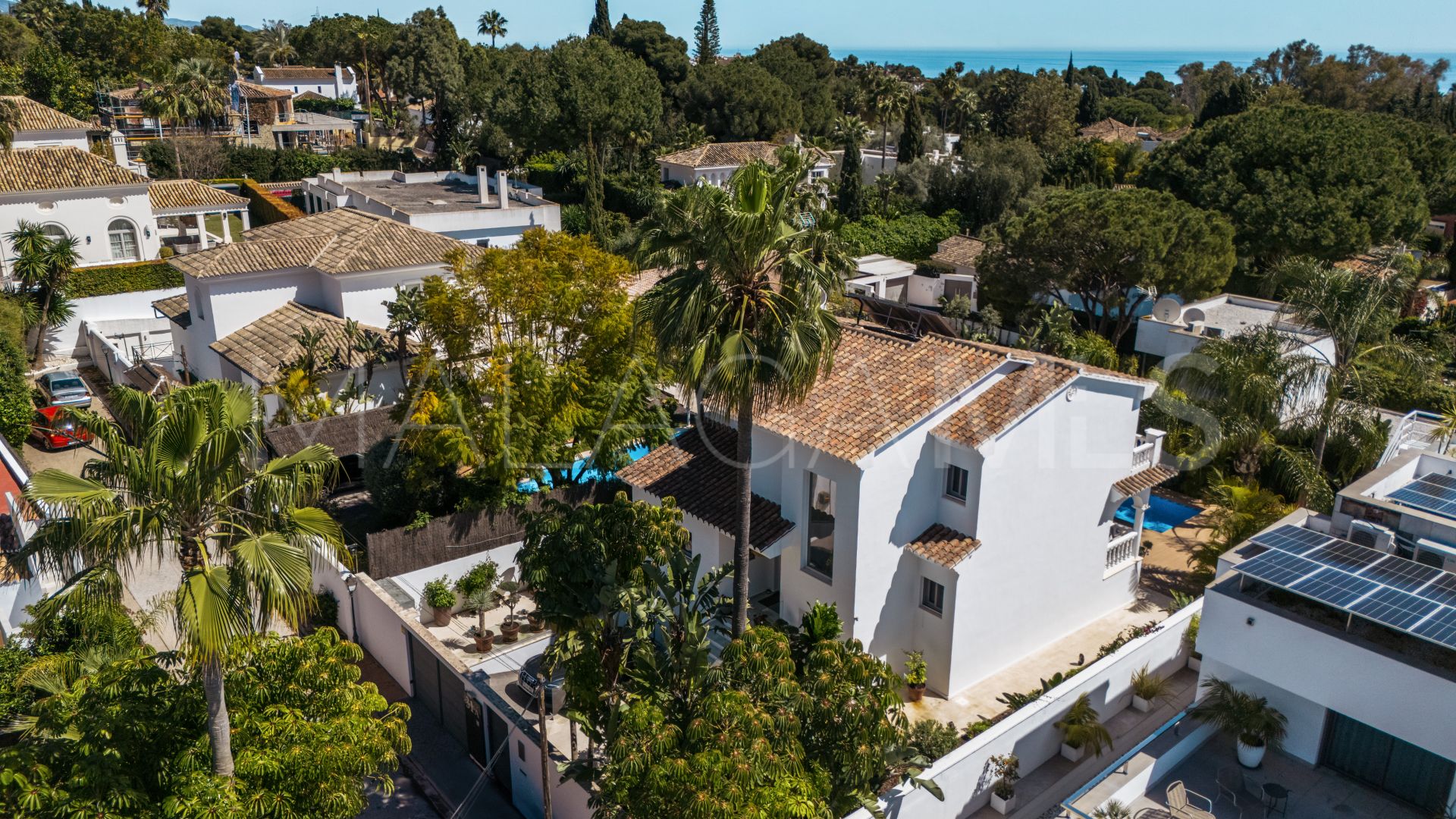 Villa a la venta in Nagüeles de 4 bedrooms