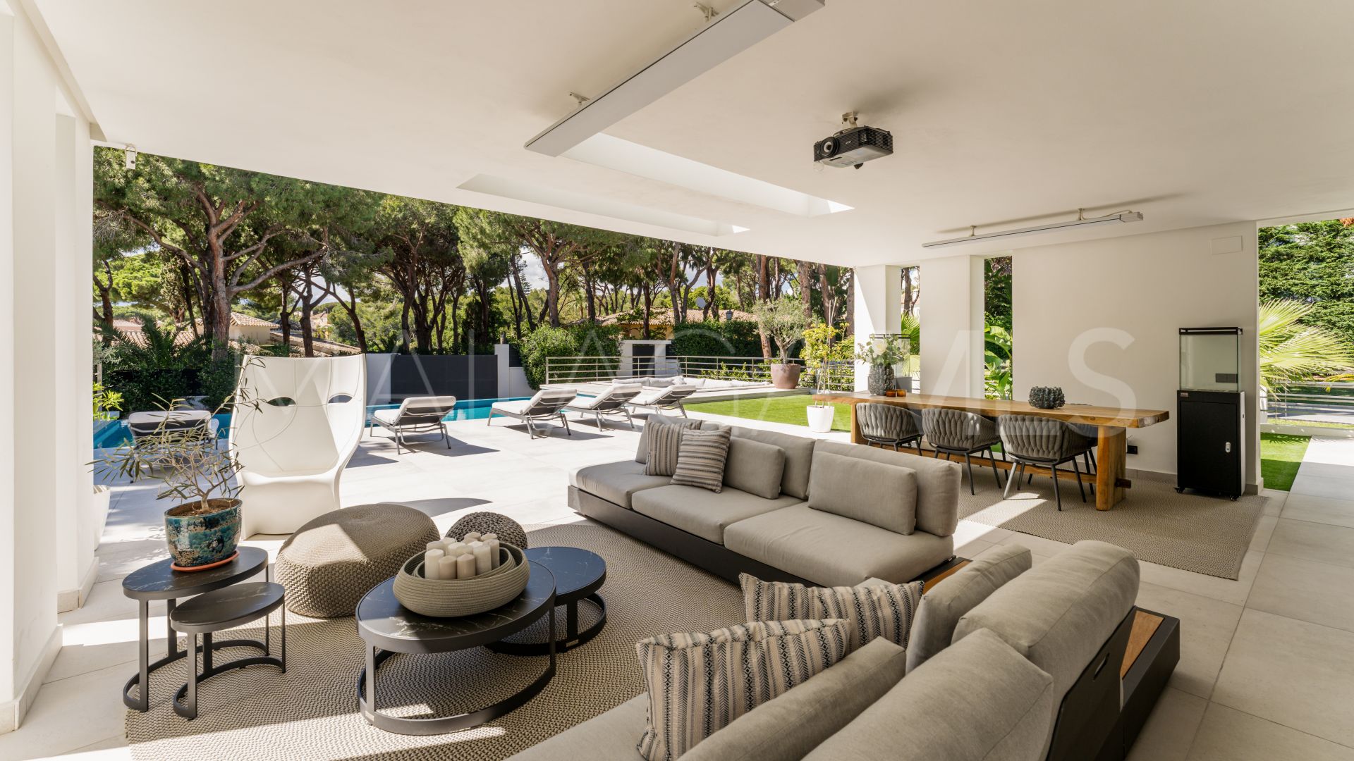 Hacienda las Chapas 6 bedrooms villa for sale