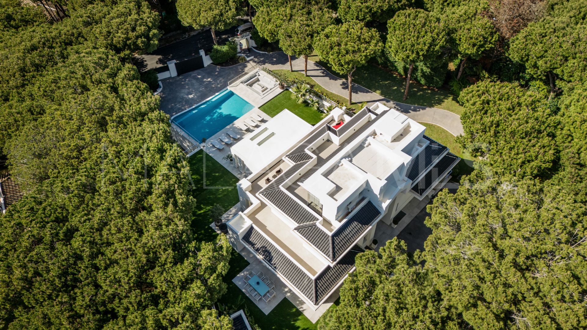 Hacienda las Chapas 6 bedrooms villa for sale