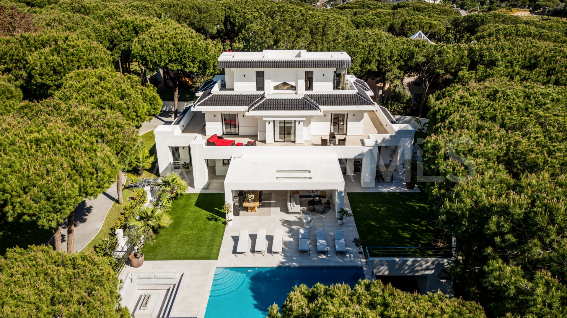 Hacienda las Chapas 6 bedrooms villa for sale