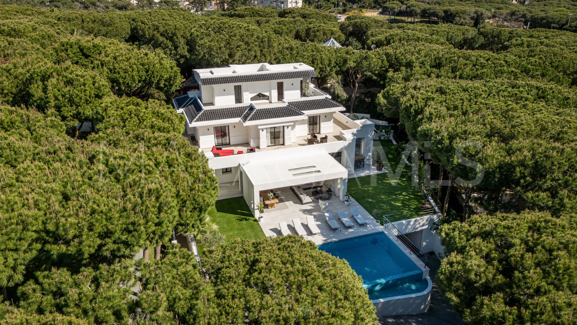 Hacienda las Chapas 6 bedrooms villa for sale