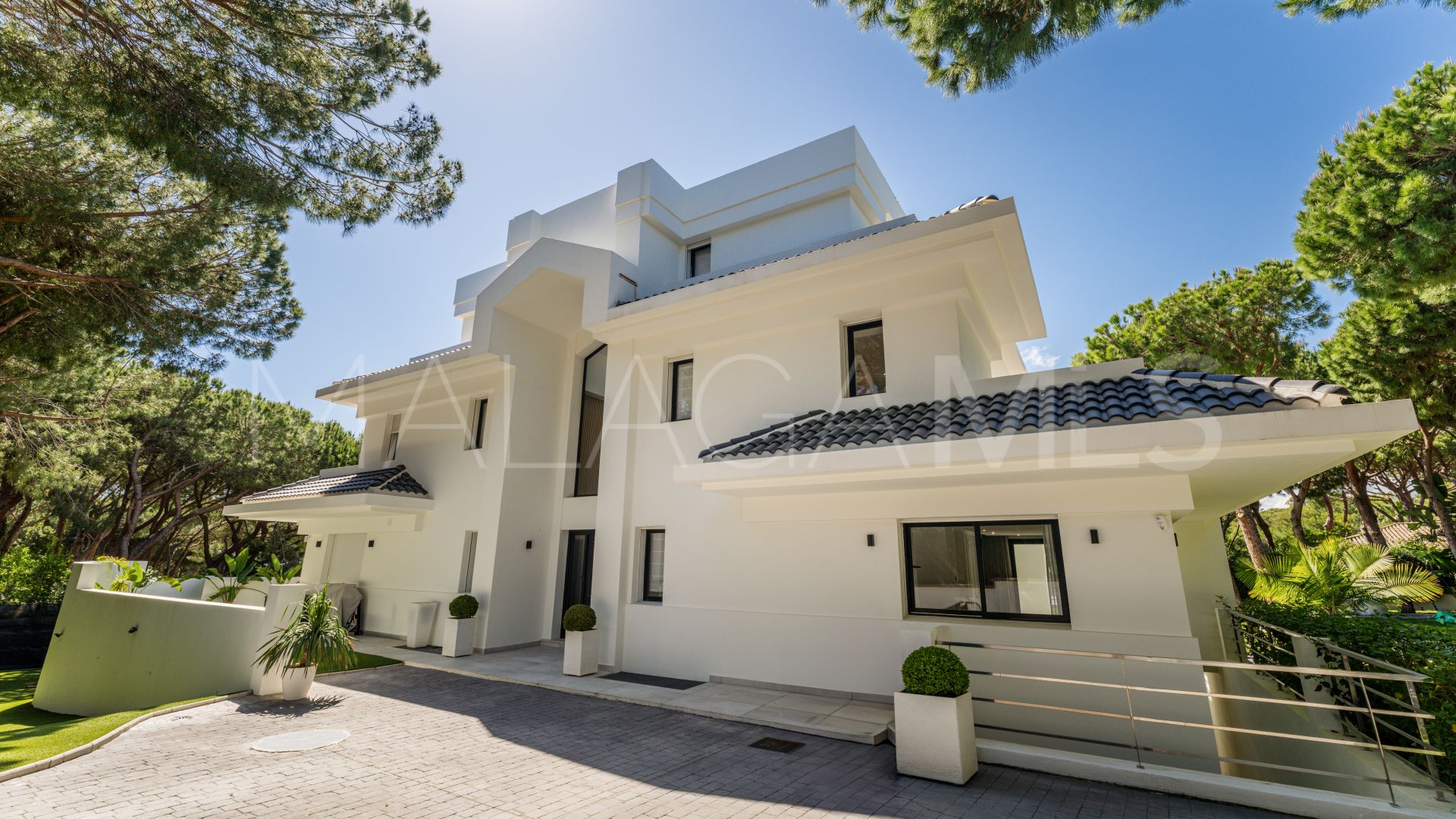 Hacienda las Chapas 6 bedrooms villa for sale