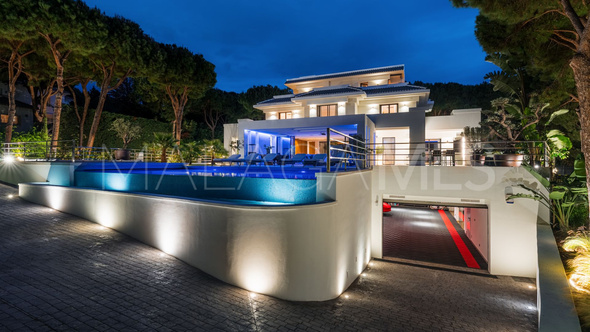 Hacienda las Chapas 6 bedrooms villa for sale