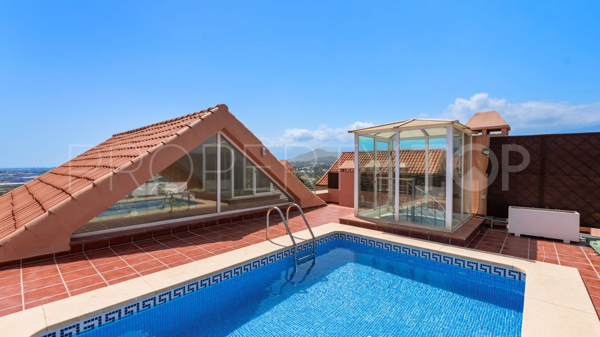 For sale duplex penthouse with 4 bedrooms in Magna Marbella