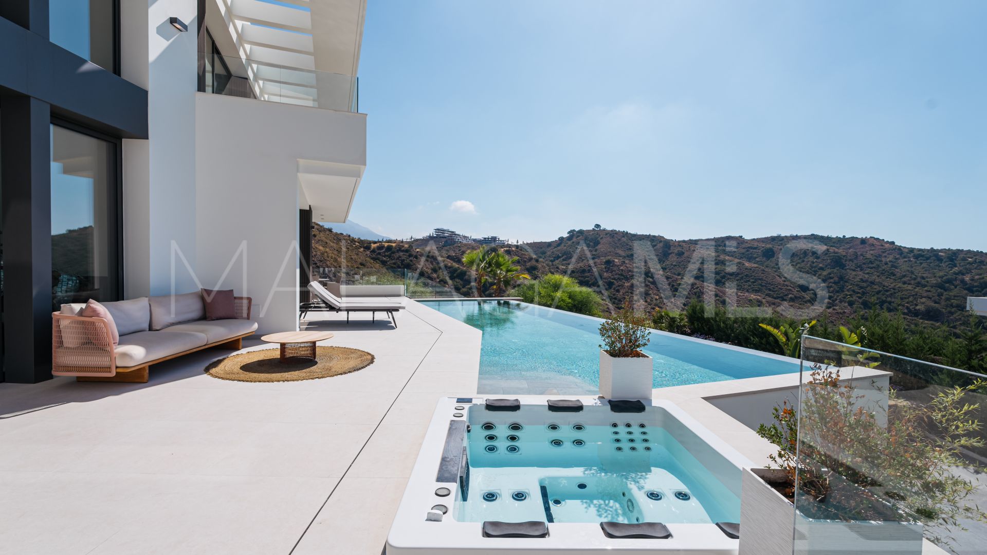 Villa for sale in Lomas de La Quinta