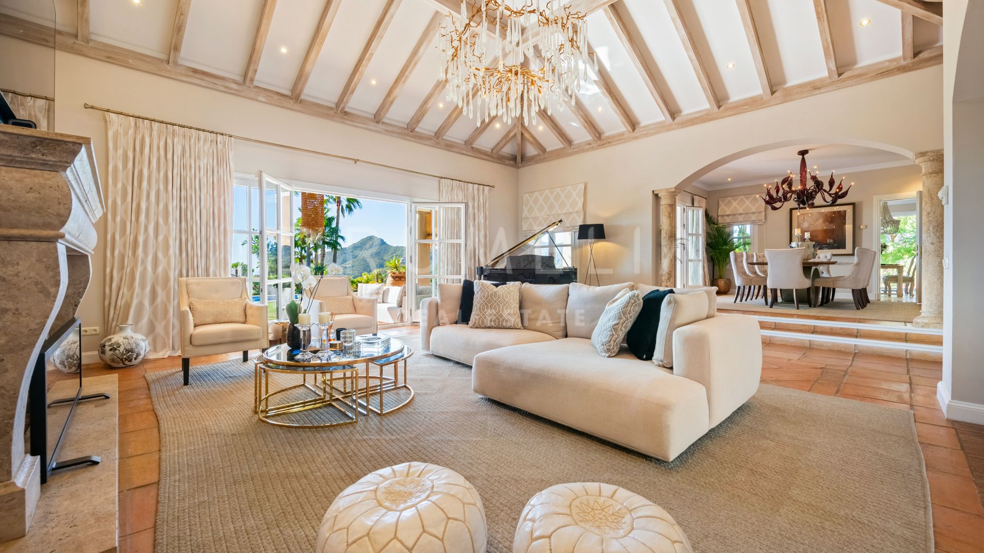 Beautiful Mediterranean-style luxury villa with panoramic views in ...