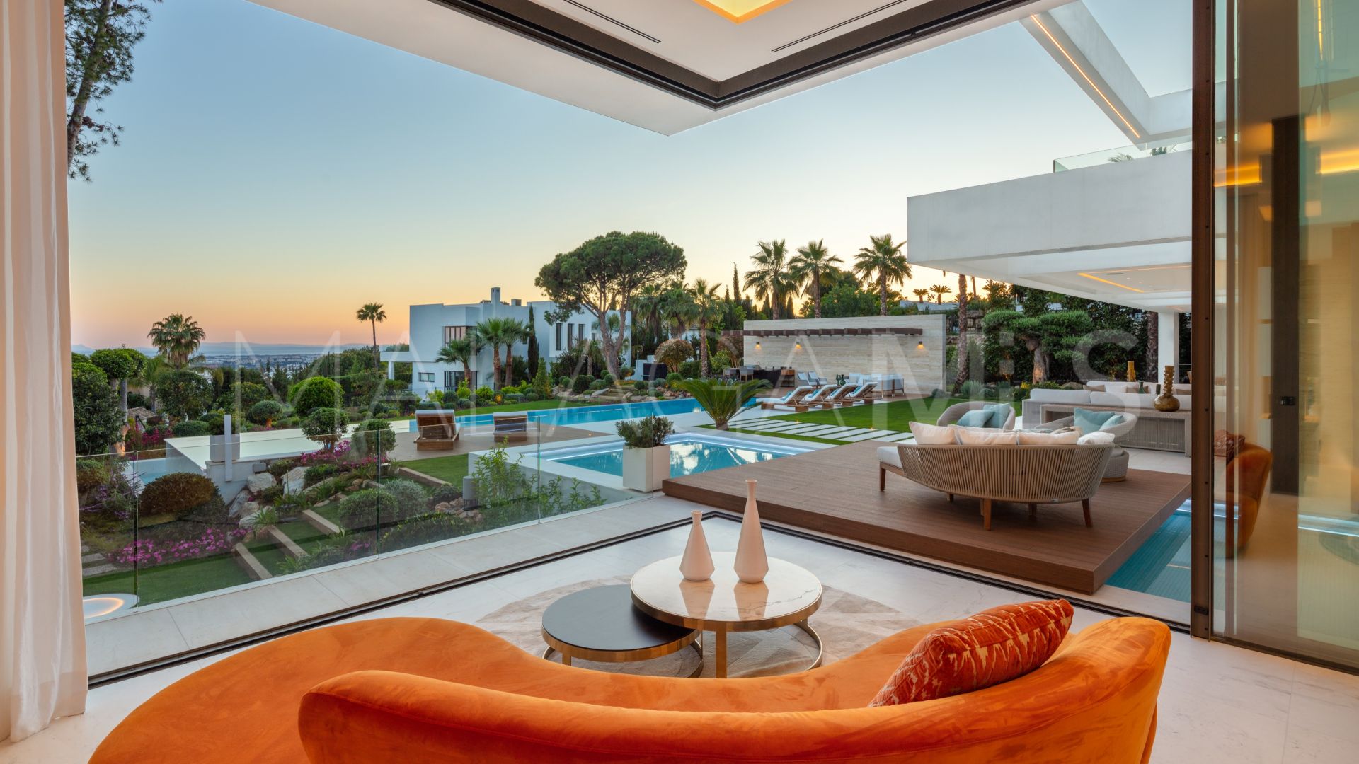 Villa for sale in Sierra Blanca