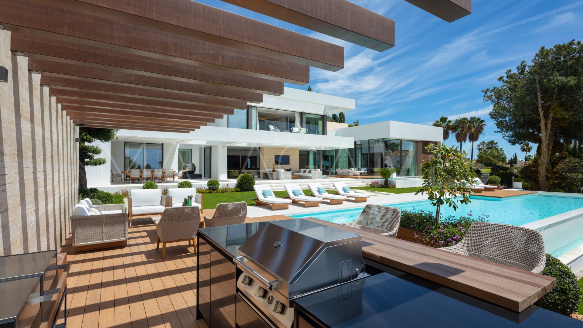 Villa for sale in Sierra Blanca