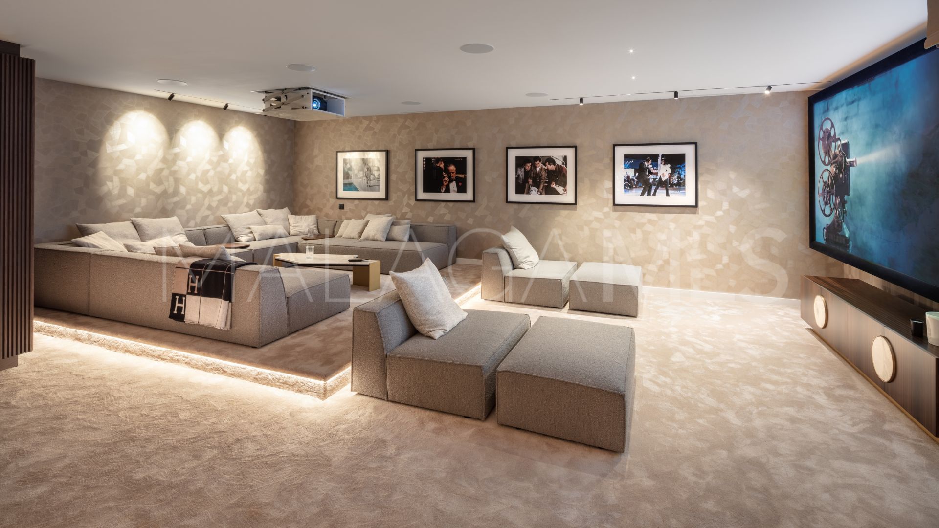 Villa for sale in Sierra Blanca