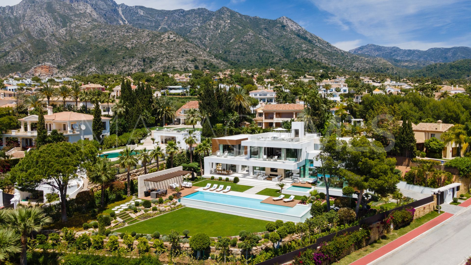 Villa for sale in Sierra Blanca