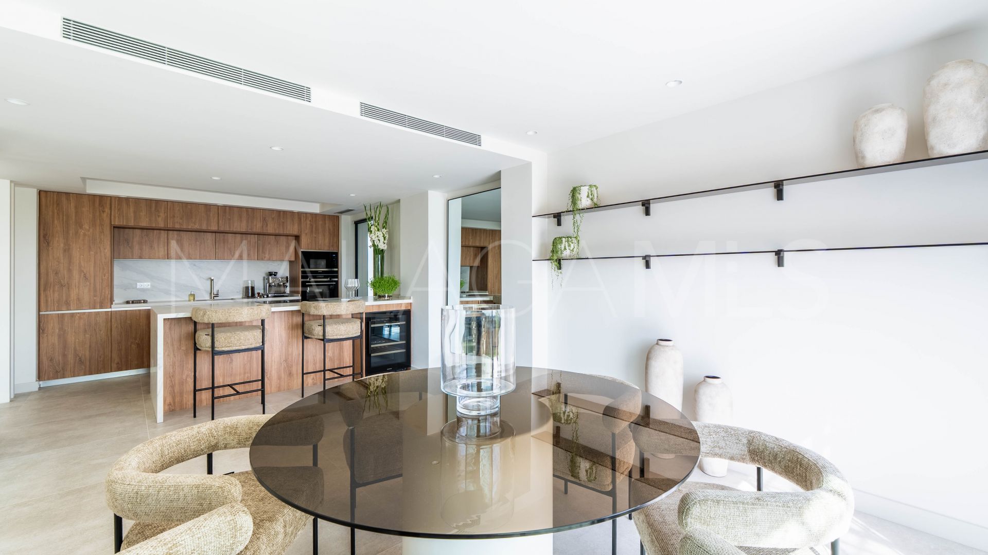 Villa for sale in Nueva Andalucia